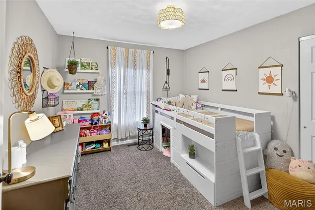 $285,000 | 101 East Harrisonville Drive, Valmeyer, IL 62295