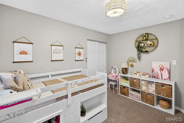 $285,000 | 101 East Harrisonville Drive, Valmeyer, IL 62295