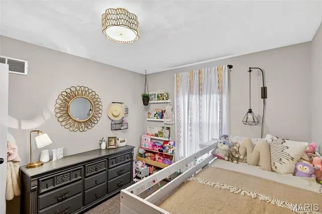 $285,000 | 101 East Harrisonville Drive, Valmeyer, IL 62295