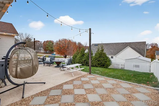 $285,000 | 101 East Harrisonville Drive, Valmeyer, IL 62295