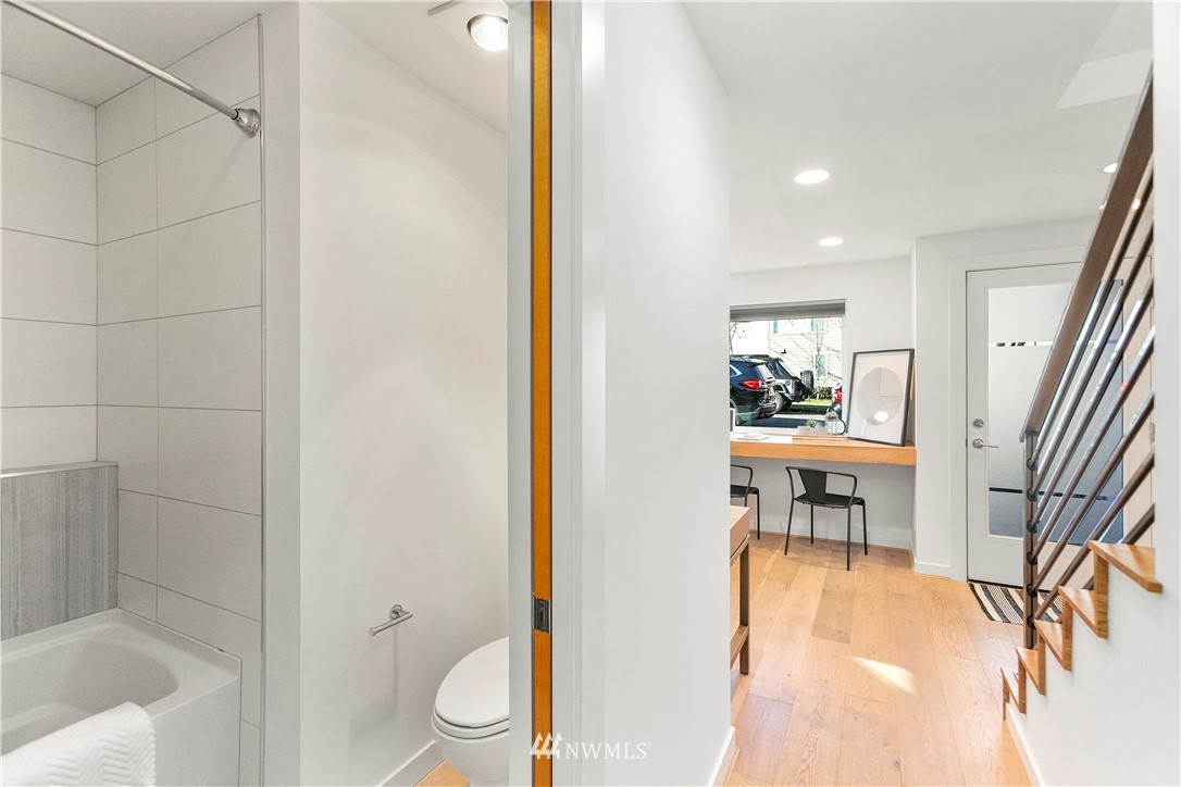 3911 Southwest Findlay Street Seattle, WA 98136 - Photo 14 of 38 Gallery Image 14