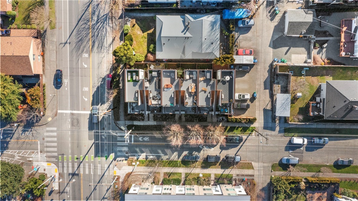 3911 Southwest Findlay Street Seattle, WA 98136 - Photo 5 of 38 Gallery Image 5