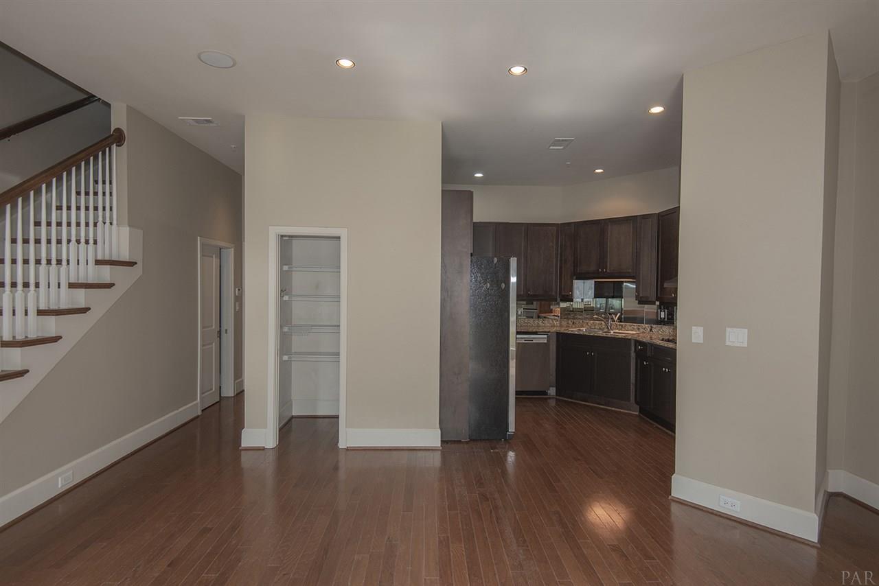 527 North Spring Street, Unit 5 Pensacola, FL 32501 - Photo 12 of 50