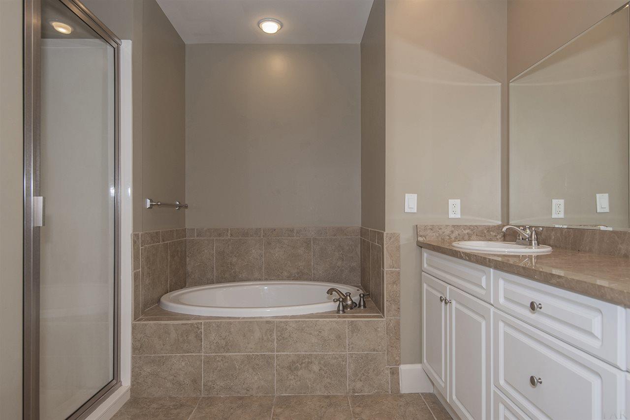 527 North Spring Street, Unit 5 Pensacola, FL 32501 - Photo 31 of 50