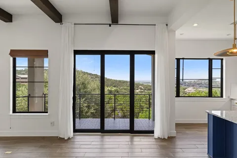 $729,900 | 211 Honey Creek Court, Unit 6, Austin, TX 78738