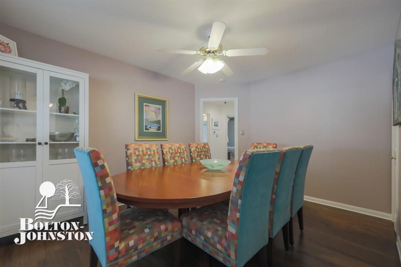 1870 Newcastle Road Grosse Pointe, MI 48236 - Photo 18 of 25 50030114-17.JPG