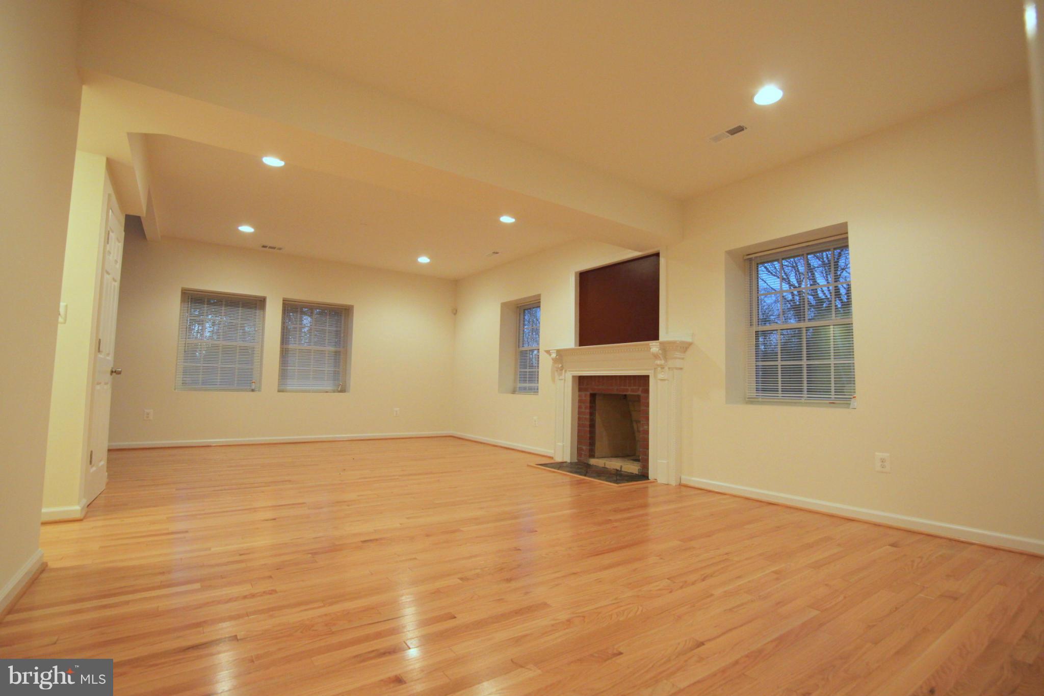 23100 Neck Road Aquasco, MD 20608 - Photo 4 of 30 Living Room