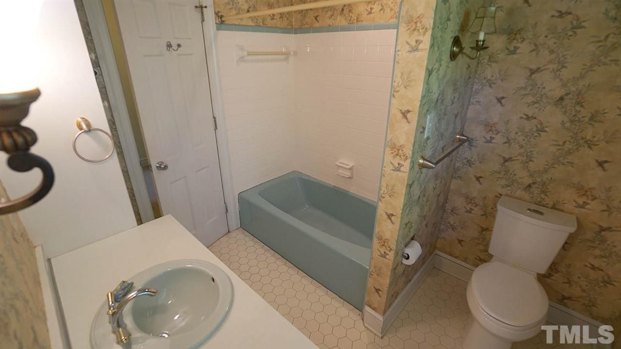 1421 Lynn Road Raleigh, NC 27612 - Photo 20 of 30