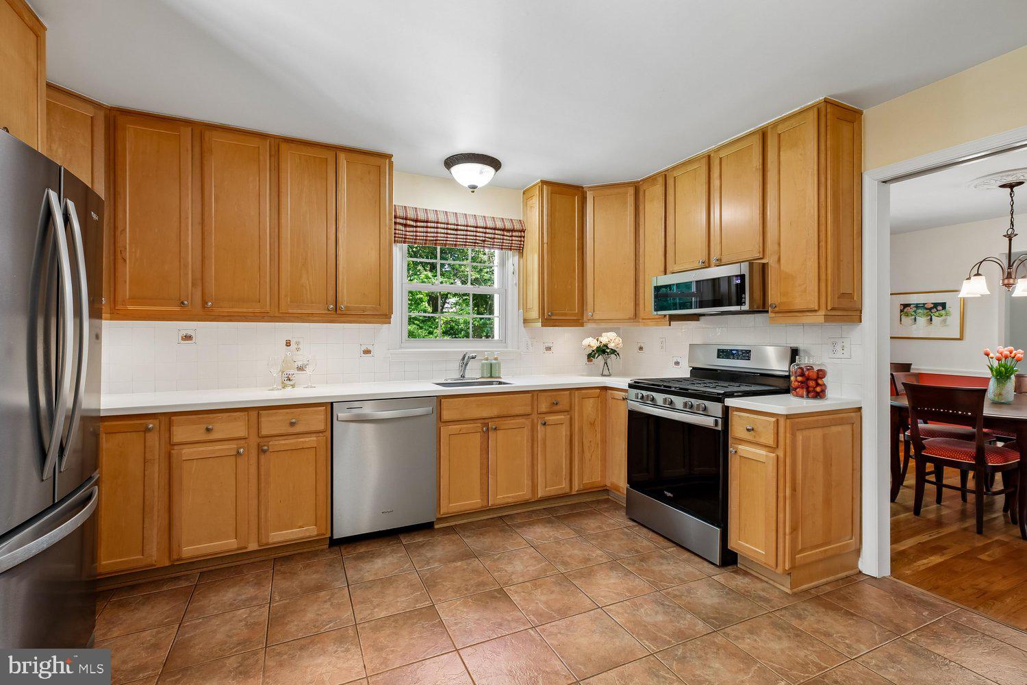 1525 Arbor View Road Silver Spring, MD 20902 - Photo 19 of 77 Kitchen