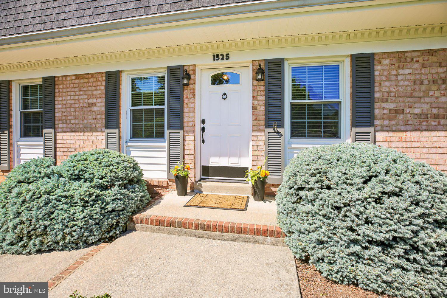 1525 Arbor View Road Silver Spring, MD 20902 - Photo 2 of 77 Porch