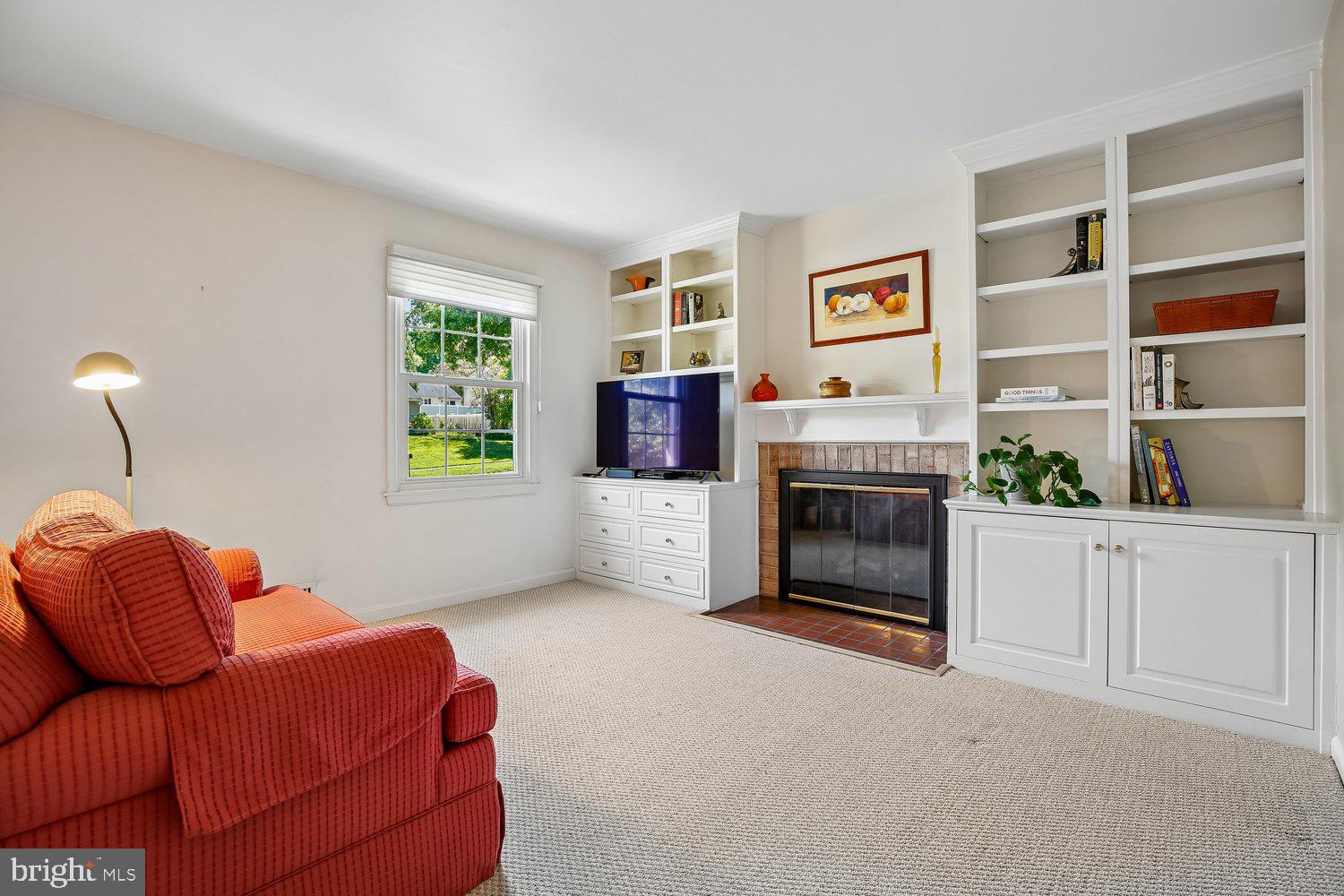 1525 Arbor View Road Silver Spring, MD 20902 - Photo 23 of 77 Family Room
