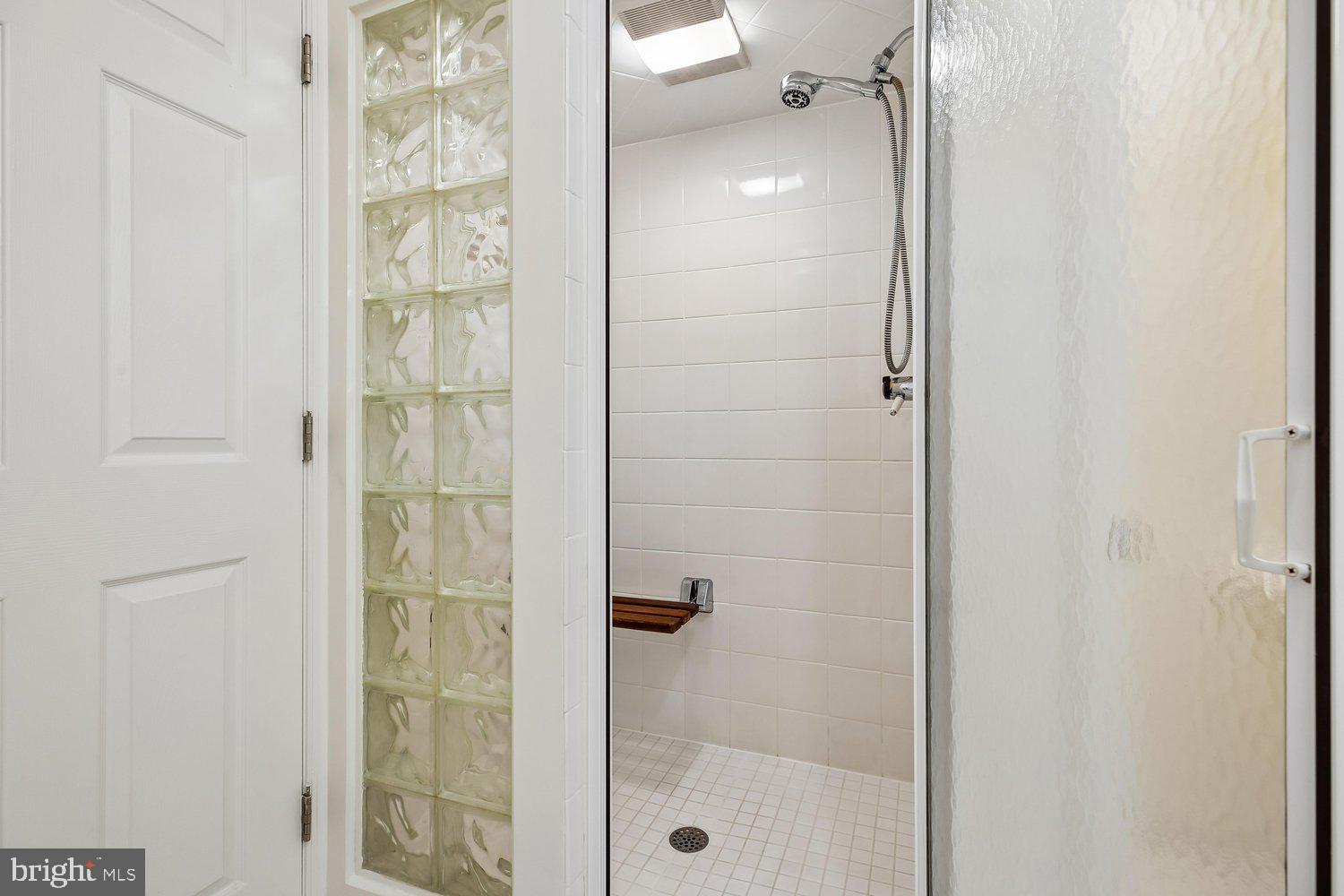 1525 Arbor View Road Silver Spring, MD 20902 - Photo 42 of 77 Primary Bath