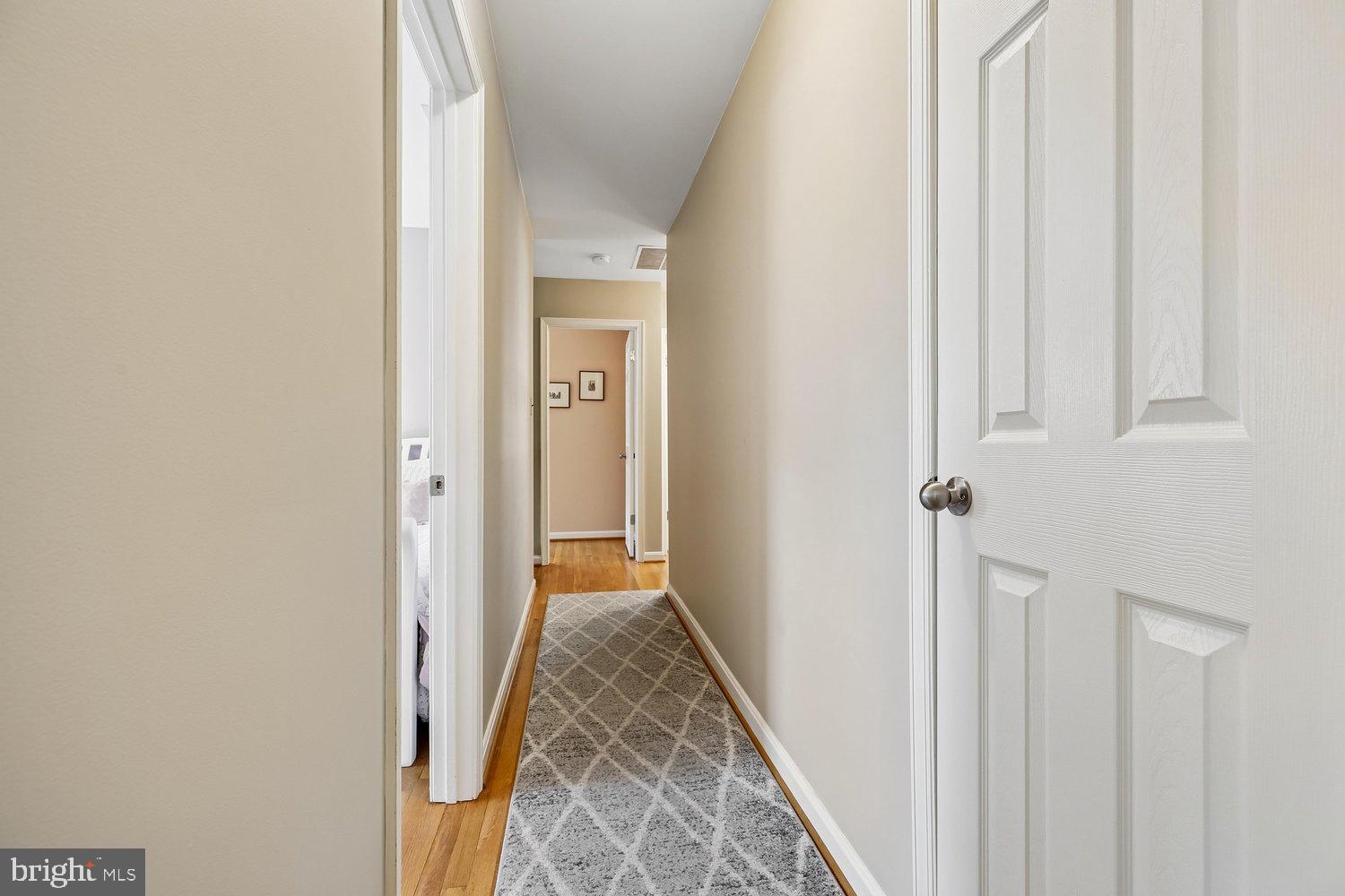 1525 Arbor View Road Silver Spring, MD 20902 - Photo 53 of 77 Hall