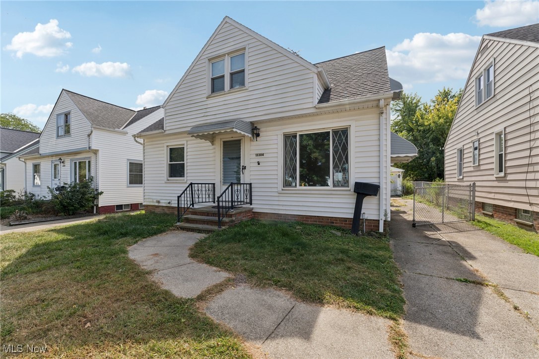 13304 Orme Road Cleveland, OH 44125 - Photo 2 of 31