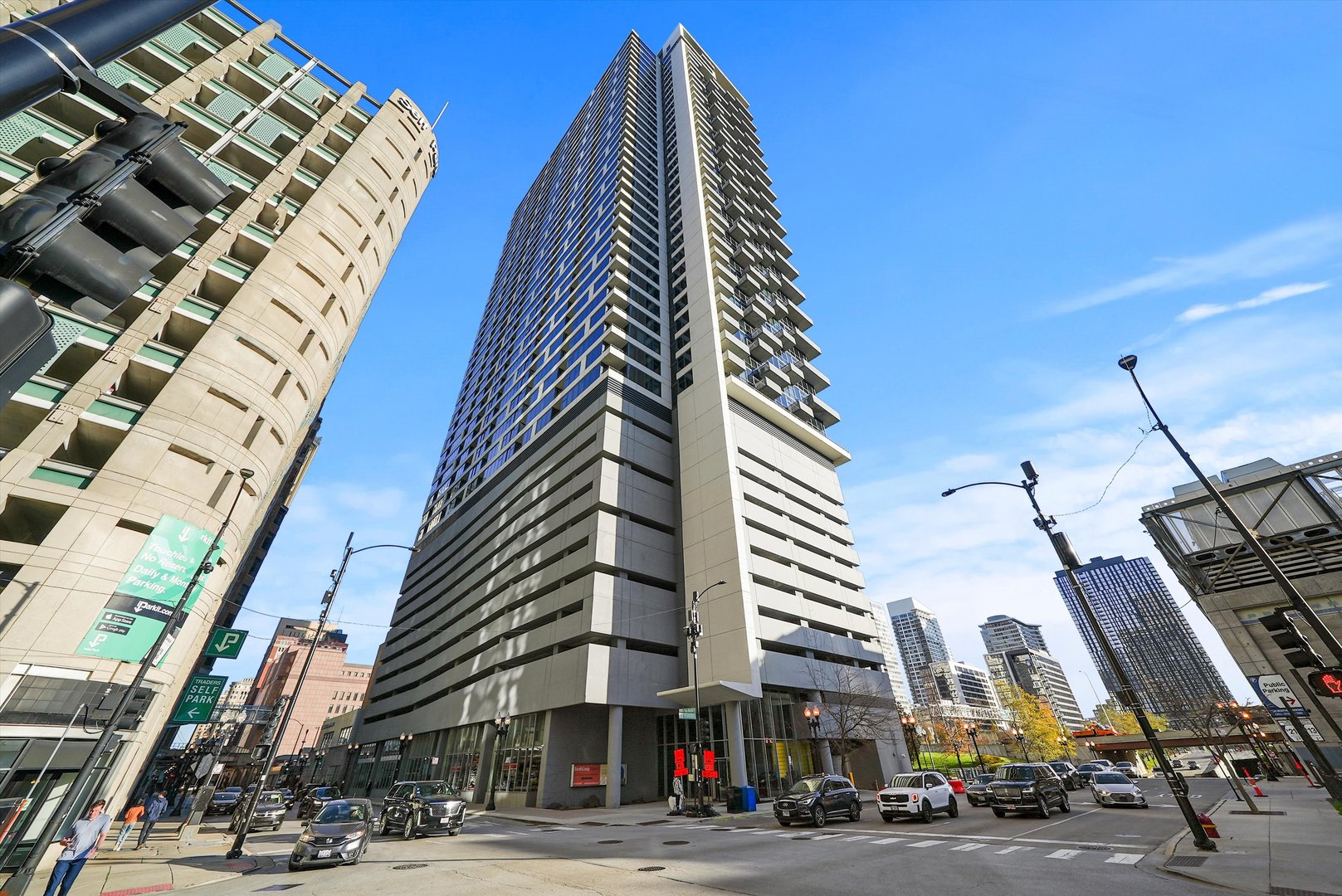 235 West Van Buren Street, Unit 2211 Chicago, IL 60607 - Photo 1 of 19 a view of a tall building