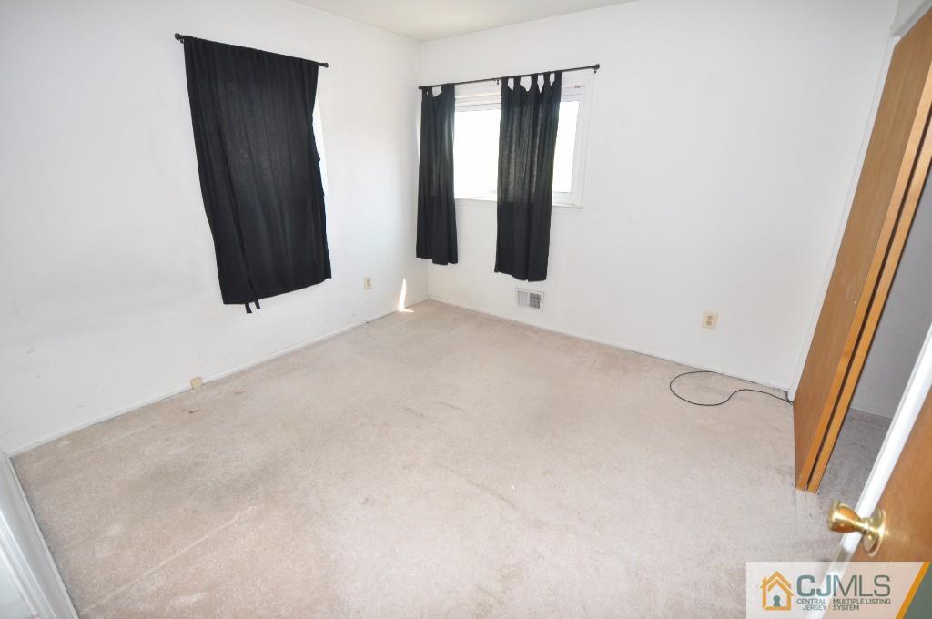 17 La Valencia Road Old Bridge, NJ 08857 - Photo 15 of 23 Gallery Image 15