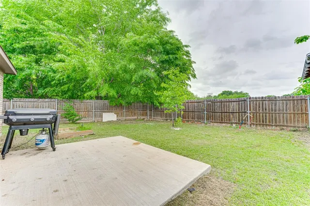 $2,300 | 112 Ryburn Street, Waxahachie, TX 75165