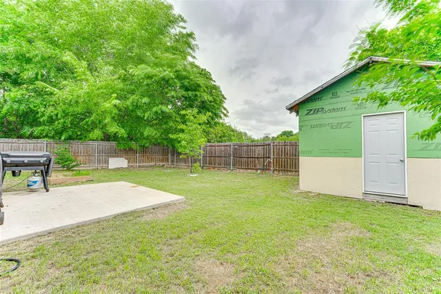 $2,300 | 112 Ryburn Street, Waxahachie, TX 75165