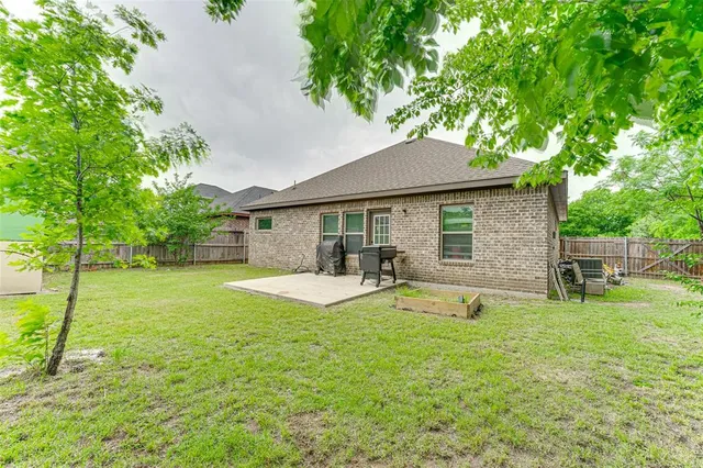 $2,300 | 112 Ryburn Street, Waxahachie, TX 75165