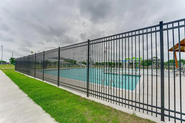 $2,300 | 112 Ryburn Street, Waxahachie, TX 75165