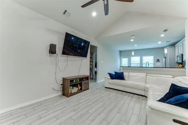 $2,300 | 112 Ryburn Street, Waxahachie, TX 75165