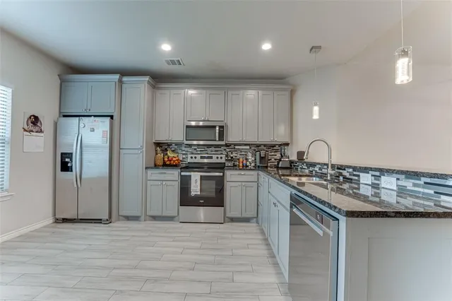 $2,300 | 112 Ryburn Street, Waxahachie, TX 75165