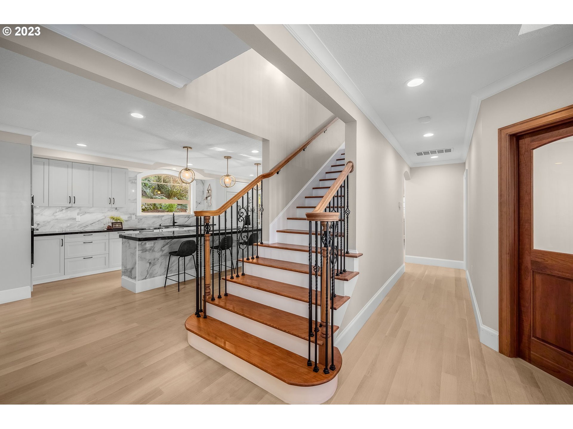 2820 Northwest Cornell Road Portland, OR 97210 - Photo 3 of 32 Hallway