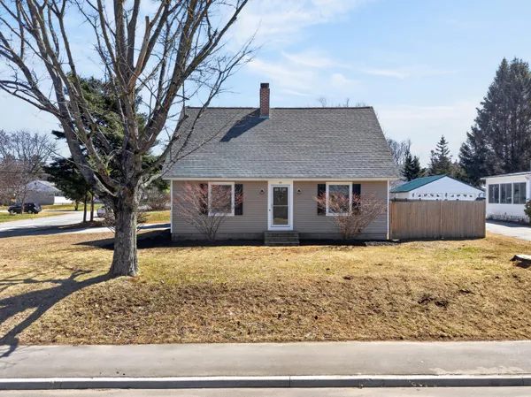 $369,900 | 99 Main Street, Lisbon, ME 04252