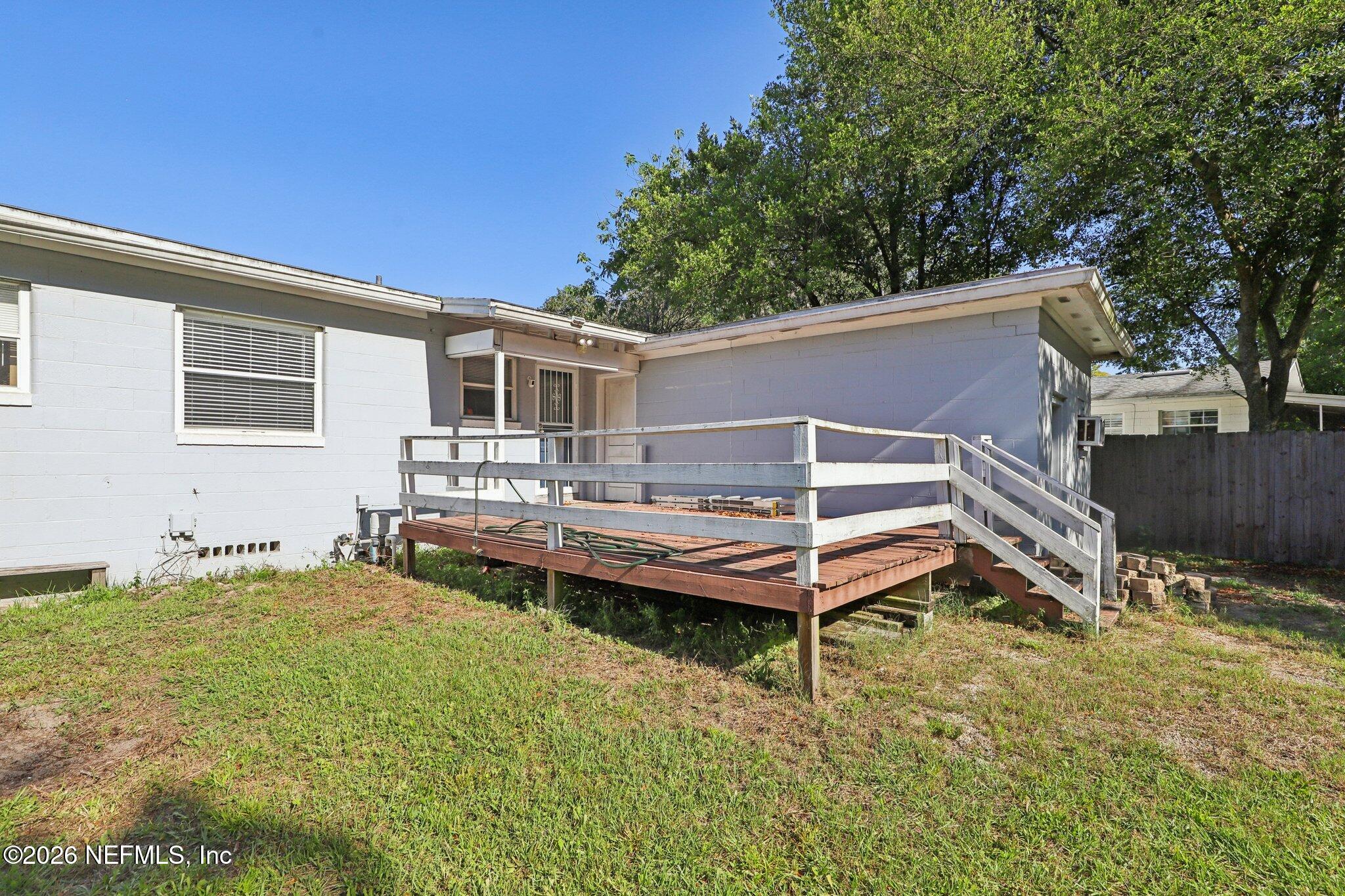 737 Wren Road Jacksonville, FL 32216 - Photo 27 of 33 Rear Deck