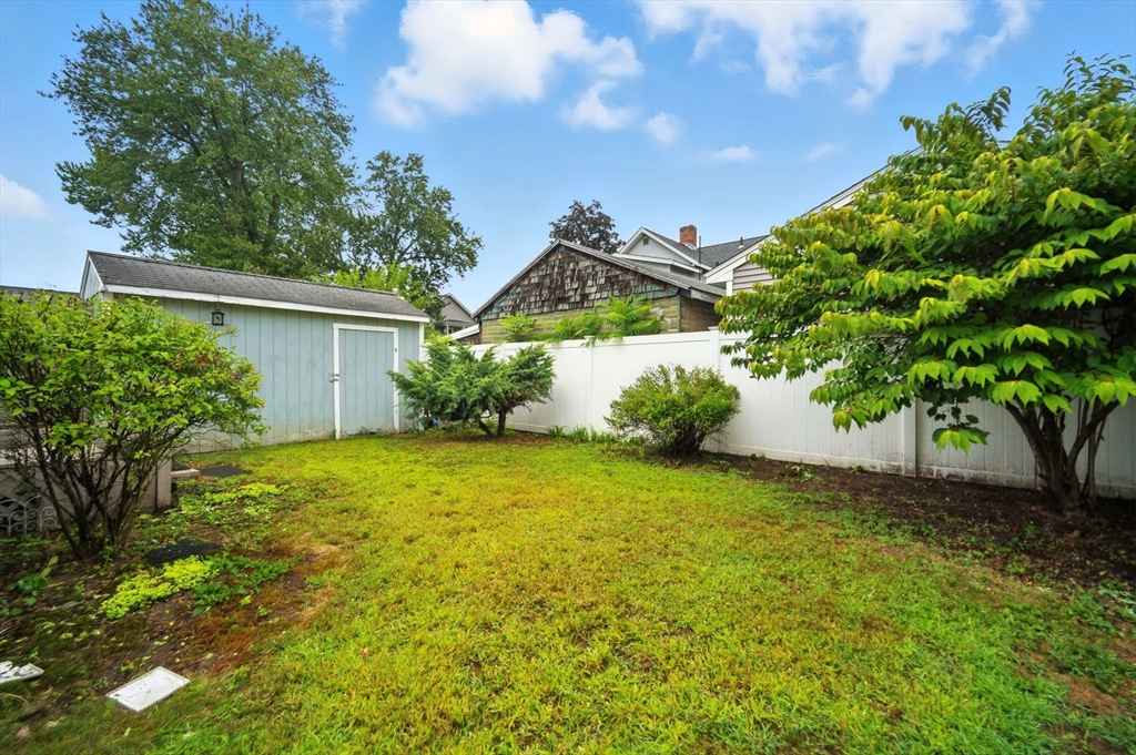 10-12 Rivest Court Chicopee, MA 01020 - Photo 6 of 33 Gallery Image 6