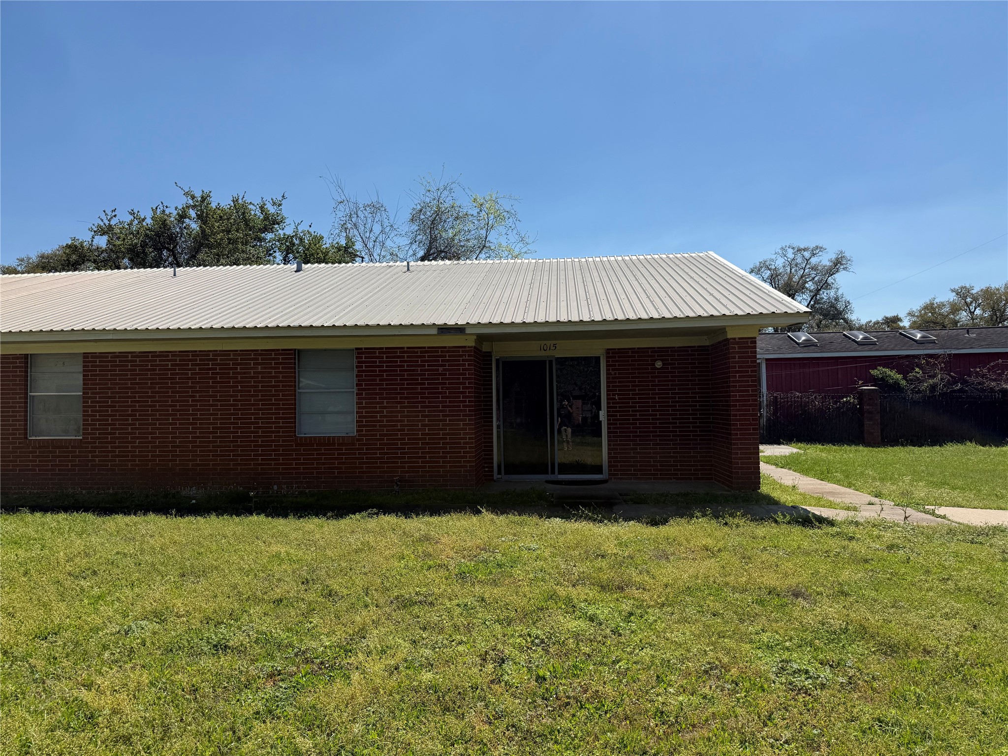 1905 10th Street Hempstead, TX 77445 - Photo 2 of 11