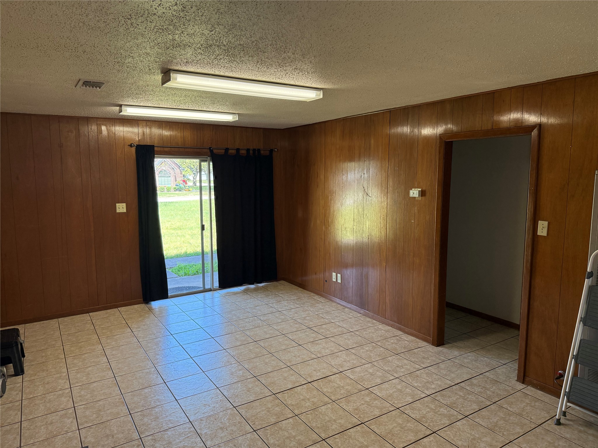 1905 10th Street Hempstead, TX 77445 - Photo 3 of 11