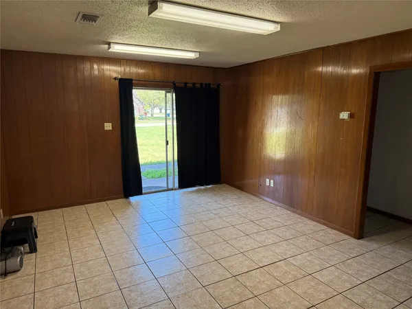 $950 | 1905 10th Street, Hempstead, TX 77445