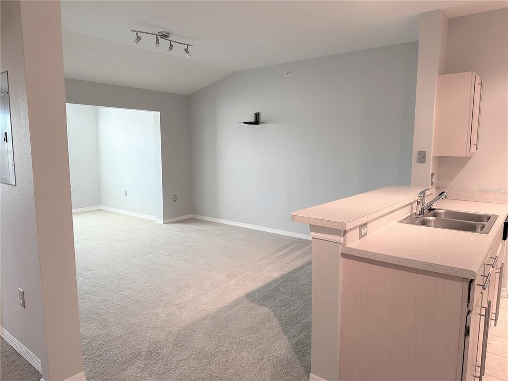 5475 Vineland Road, Unit 8304 Orlando, FL 32811 - Photo 7 of 33