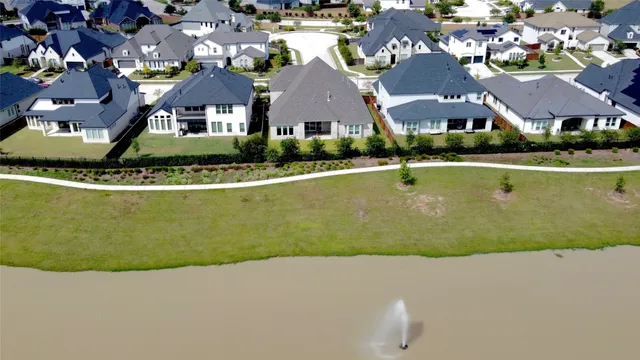 $4,500 | 6919 Shoreline Vw Drive, Katy, TX 77493