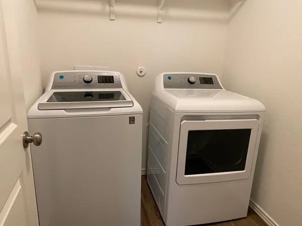 $2,100 | 6417 Turin Lane, Hutto, TX 78634