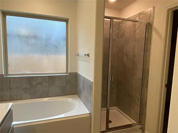 $2,100 | 6417 Turin Lane, Hutto, TX 78634