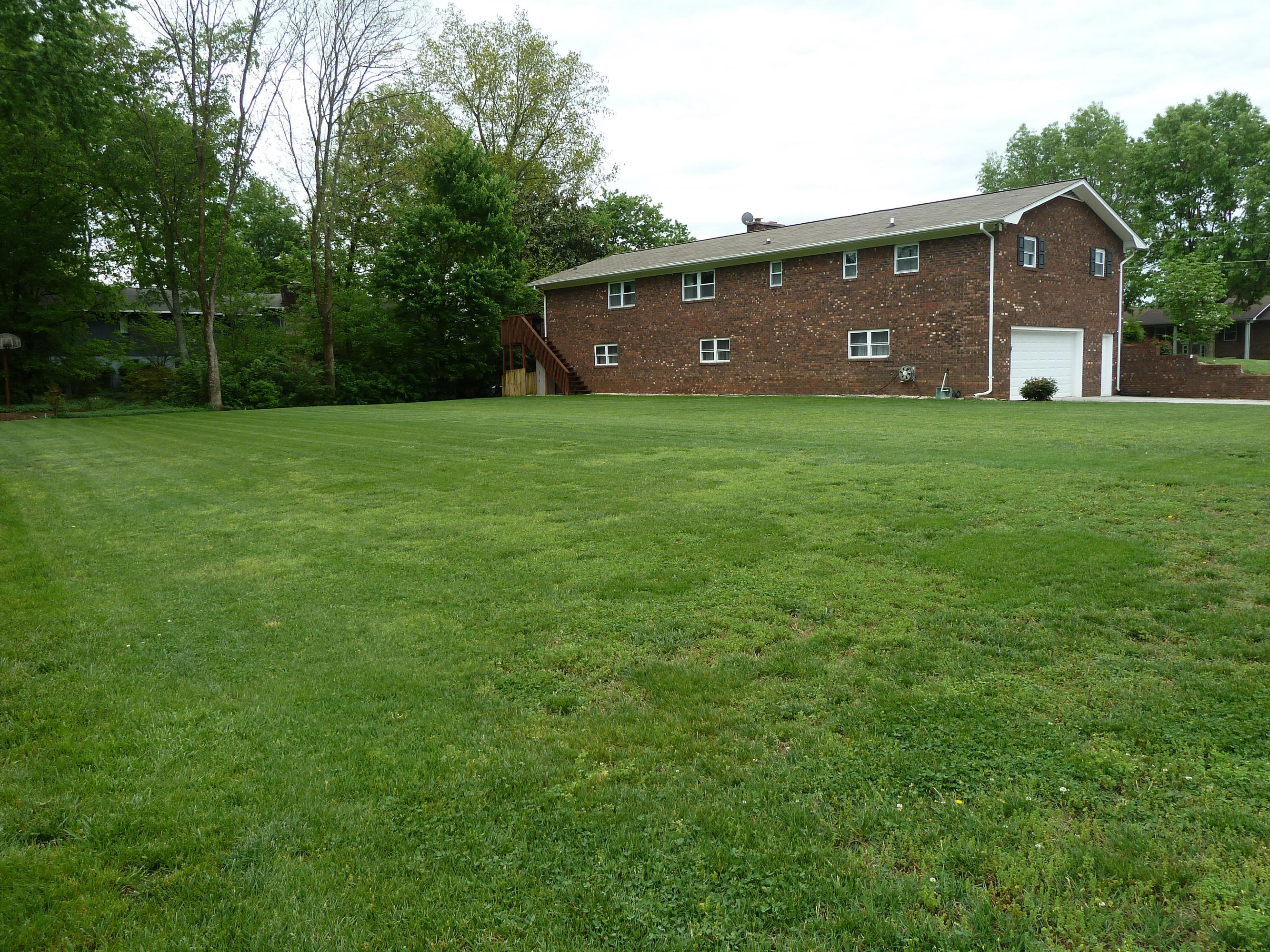 7346 Cornwall Road Knoxville, TN 37931 - Photo 3 of 26 bCornwall, 7346 P1110957 (31)