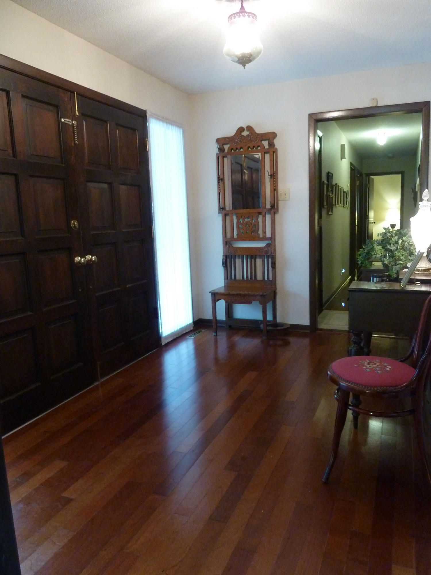 7346 Cornwall Road Knoxville, TN 37931 - Photo 4 of 26 aFoyerCornwall, 7346 P1110957 (15)