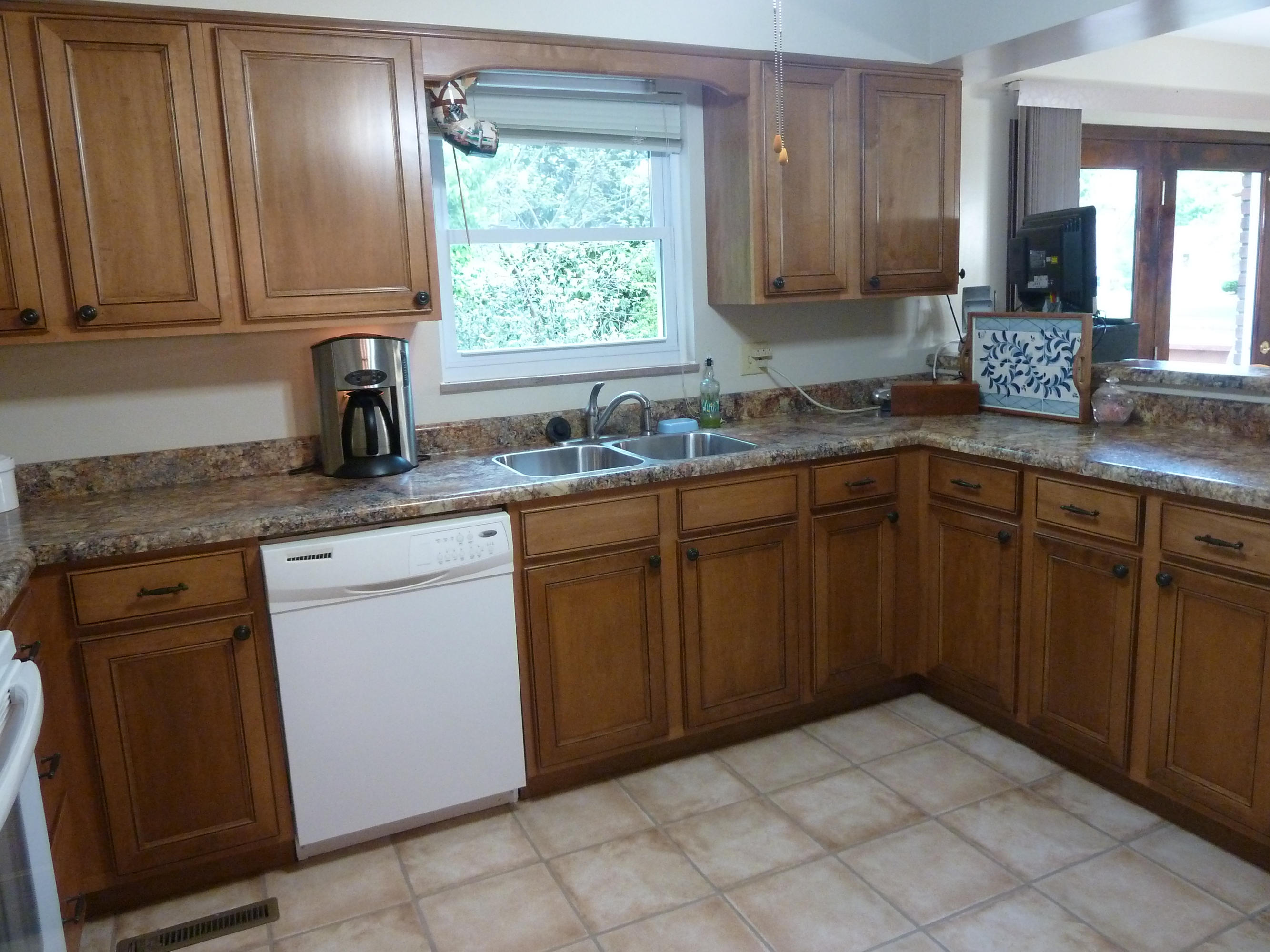 7346 Cornwall Road Knoxville, TN 37931 - Photo 9 of 26 akitchenCornwall, 7346 P1110957 (19)