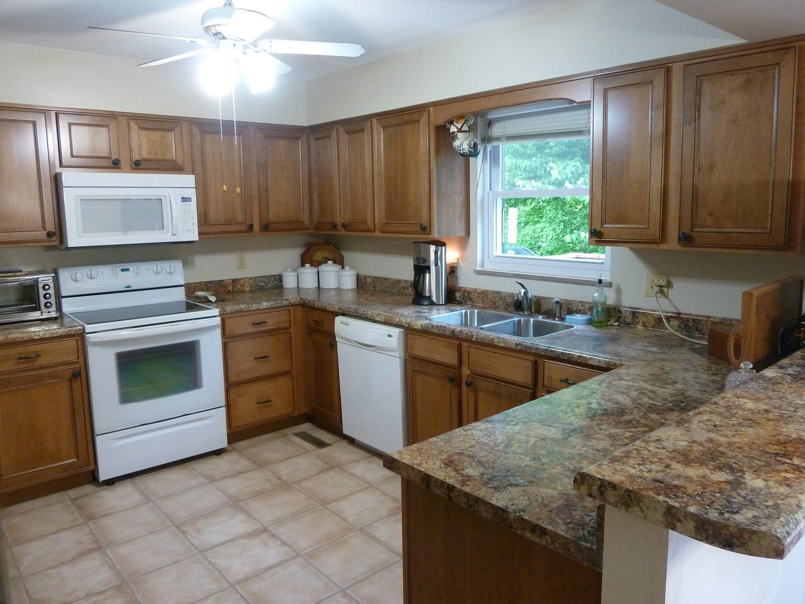 7346 Cornwall Road Knoxville, TN 37931 - Photo 10 of 26 akitchenCornwall, 7346 P1110957 (20)