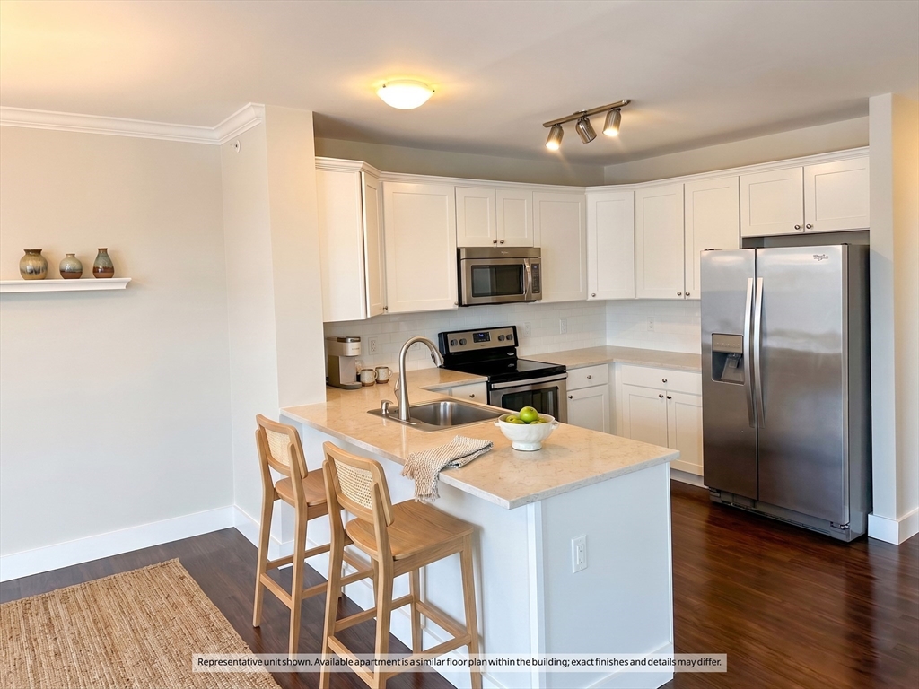 978 Worcester Street, Unit 403 Wellesley, MA 02482 - Photo 2 of 8