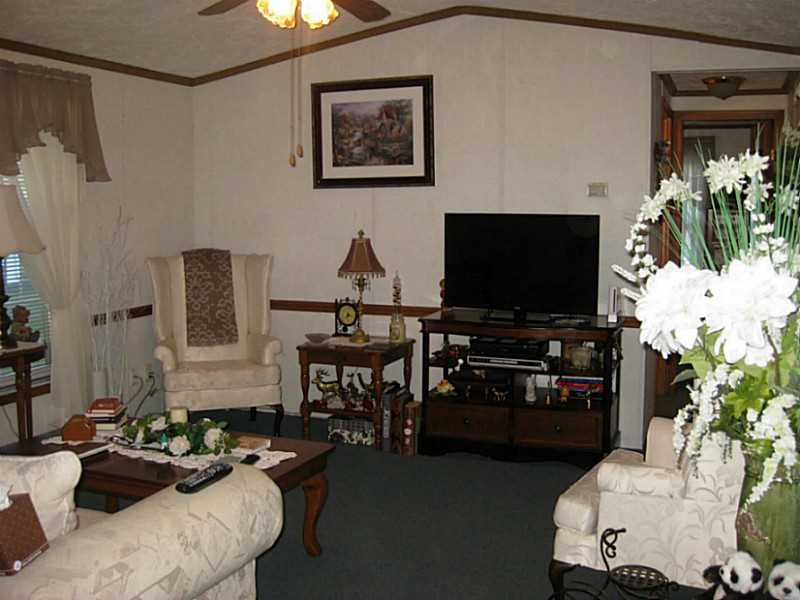 35 Lane F Coventry, RI 02816 - Photo 3 of 11 Living Room.