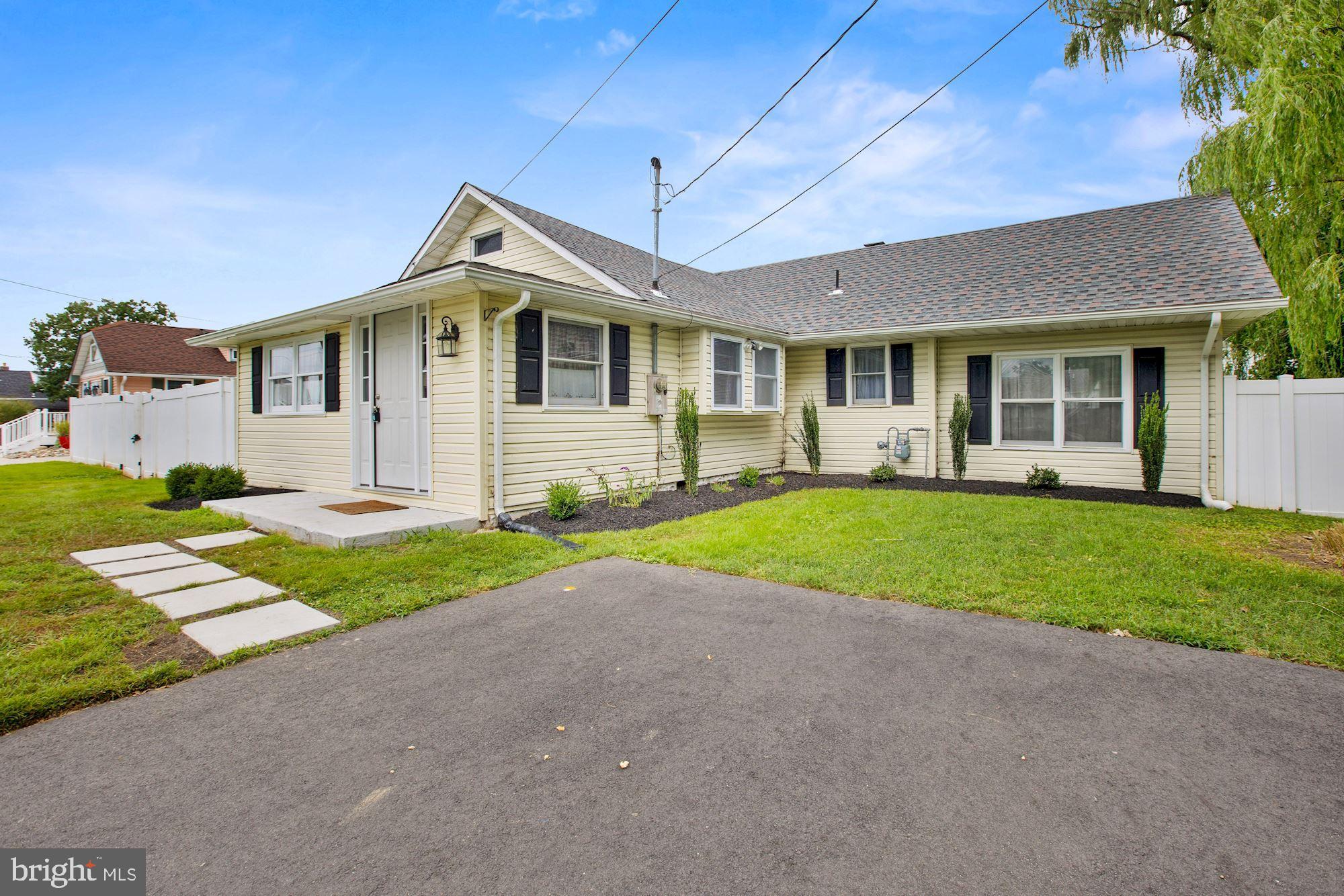 136 Rutgers Road Pennsville, NJ 08070 - Photo 2 of 34