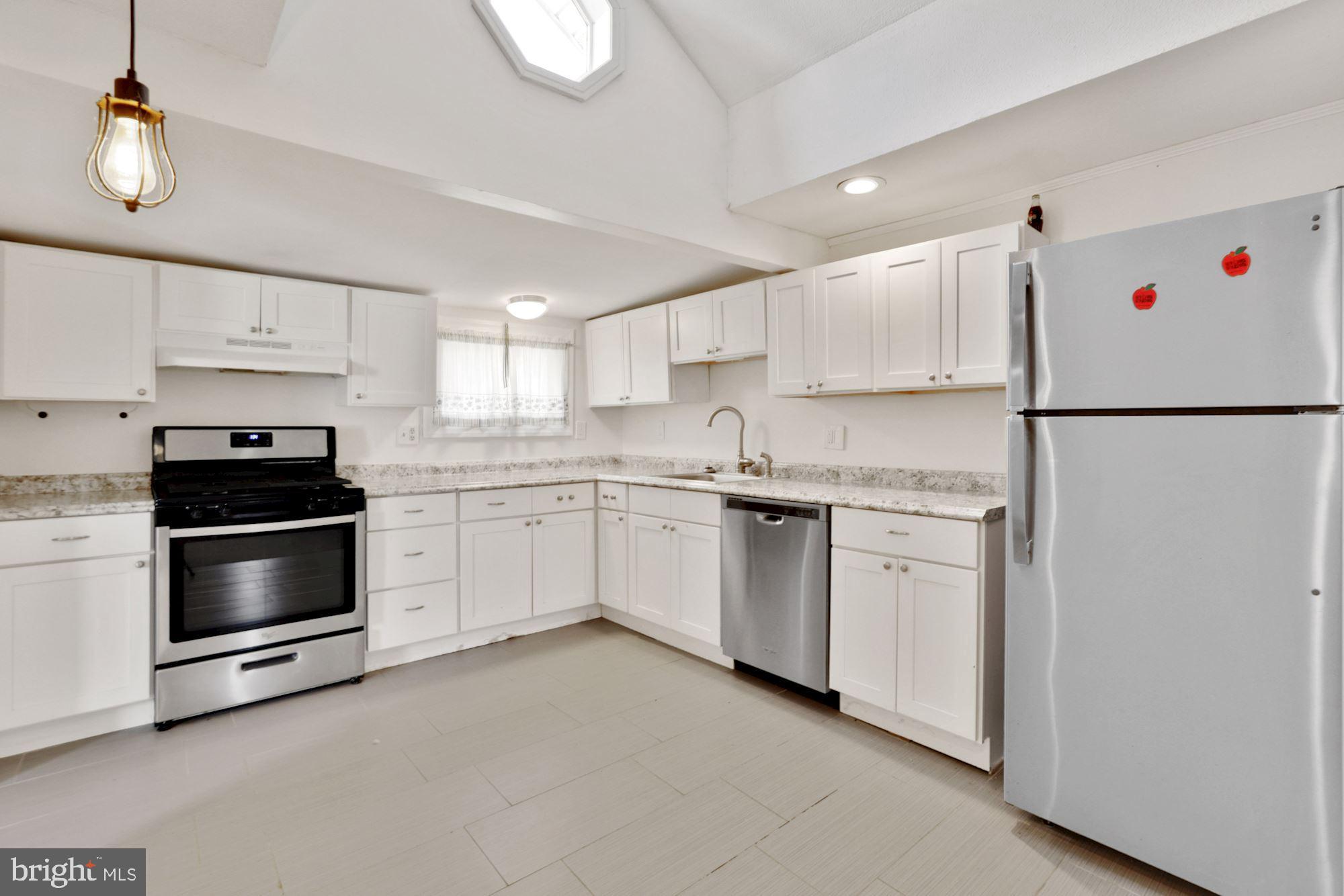 136 Rutgers Road Pennsville, NJ 08070 - Photo 7 of 34