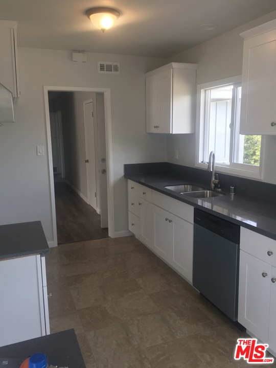 2470 Carlton Place Riverside, CA 92507 - Photo 15 of 19 Gallery Image 15