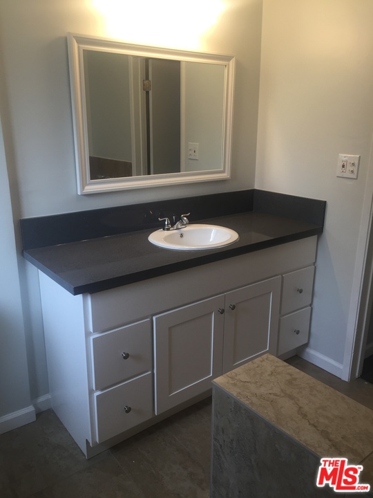 2470 Carlton Place Riverside, CA 92507 - Photo 5 of 19 Gallery Image 5