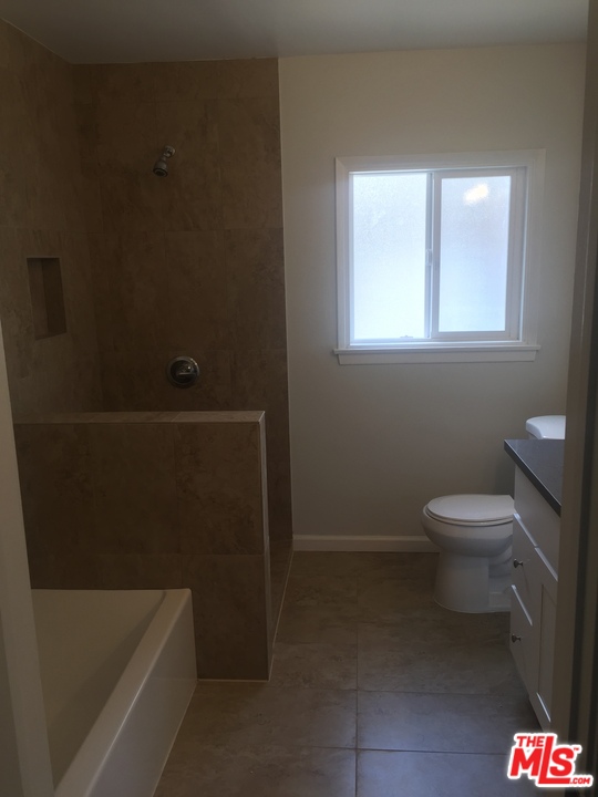 2470 Carlton Place Riverside, CA 92507 - Photo 6 of 19 Gallery Image 6