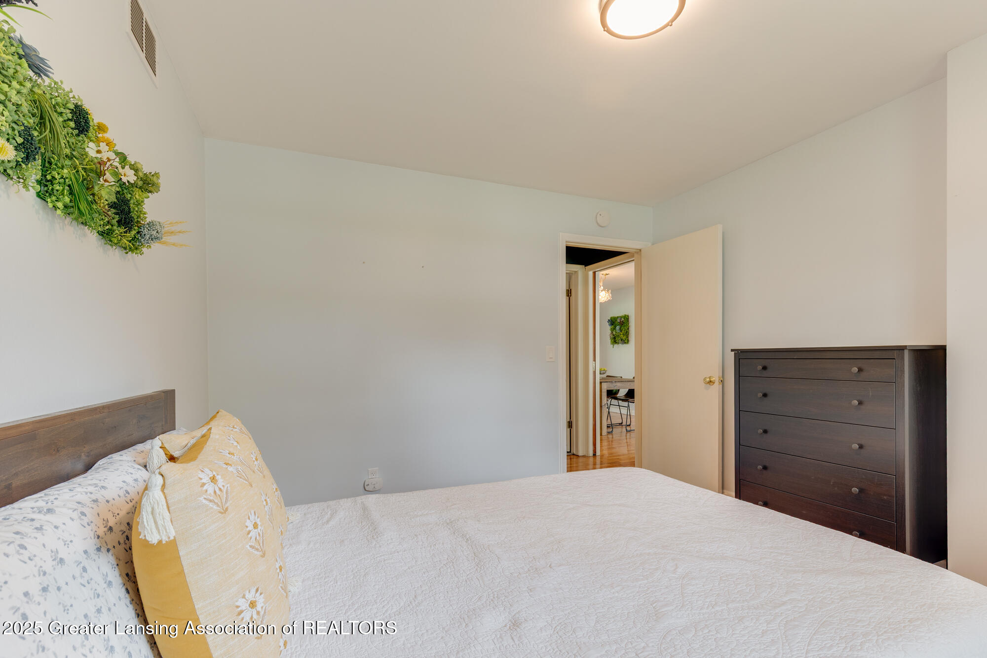 1522 Hitching Post Road East Lansing, MI 48823 - Photo 18 of 34 1552_Hitchingpost_FSBO-35