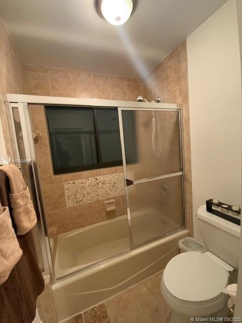 19715 Sedgefield Terrace Boca Raton, FL 33498 - Photo 25 of 43 guest bath shower-tub combo